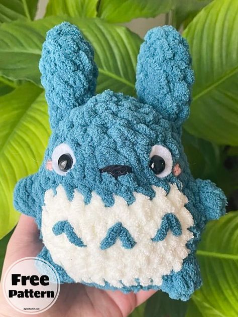 Free Chubby Totoro Crochet Pattern Totoro Amigurumi Free Pattern, Totoro Crochet Pattern, Crotchet Toys, Totoro Crochet, Totoro Amigurumi, Plushies Crochet, Totoro Pattern, Crochet Totoro, Crochet Cat Toys