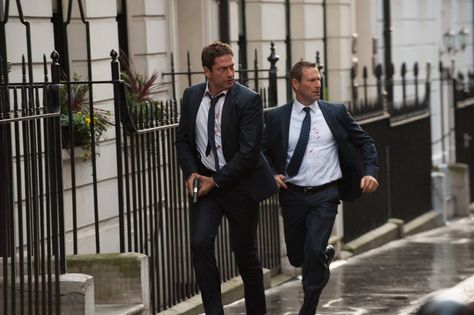 London has Fallen London Has Fallen Movie, Fallen Movie, Gerard Butler Movies, Hollywood Action Movies, London Has Fallen, Trailer Film, Fallen Series, Gerard Butler, New London