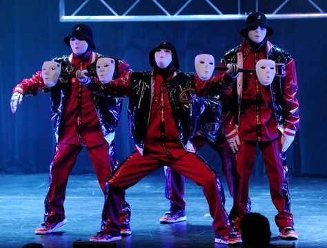 Jabbawockeez Jabawakees Dance, Dance Crew Outfits, Dance Crew, Bossa Nova, Spiderman, Mario, Hip Hop, Lounge, Fictional Characters