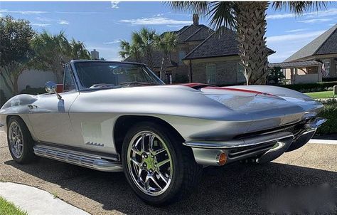 The Pick of the Day is a 1964 Corvette Restomod in Wilmington, North Carolina. With lots of 1967 componentry, it is what we would call a Frankenstein C2. 1964 Corvette, September Themes, 17 Inch Wheels, Roofing Systems, Creature Comforts, Air Conditioning System, Stingray, General Motors, Chevrolet Corvette