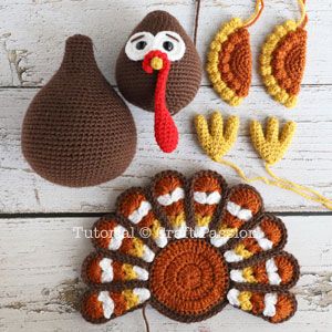 Turkey Amigurumi Pattern - Free Crochet Pattern • Craft Passion Thanksgiving Crochet Patterns Free, Turkey Patterns, Crochet Puppets, Thanksgiving Crochet Patterns, Pumpkin Amigurumi, Crochet Thanksgiving, Crochet Turkey, Money For Christmas, Crochet Fall Decor