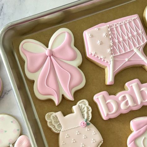 GO GO COOKIE CO.  Lisa on Instagram: "I'm loving the bow trend! Pink on pink for a new baby girl.  #coquette #babyshowercookies #bowcookies #gogocookieco #olympiawashington #pnwbaker #cottagebaker #legalbaker #babygirlcookies" Coquette Sugar Cookies, Pink Bow Cookies, Bow Cookies Decorated, Baby Shower Girl Cookies, Baby Girl Sugar Cookies, Girl Baby Shower Cookies, Bow Cookies, Baby Shower Biscuits, Bow Trend