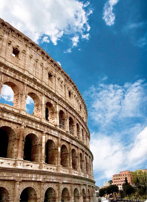 Monuments Aesthetic, Italy Instagram, Rome Colosseum, Colosseum Rome, Europe Photography, Instagram Wallpaper, Beautiful Places To Travel, Rome Italy, Travel Inspo