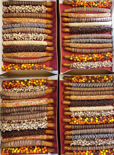 Fall Snacks For Wedding, High School Bake Sale, Fall Themed Bake Sale, Fall Birthday Snack Ideas, Thanks Giving Treats Desserts, Fall Concession Stand Ideas, Bake Sale Fall Treats, Harvest Festival Desserts, November Treat Ideas