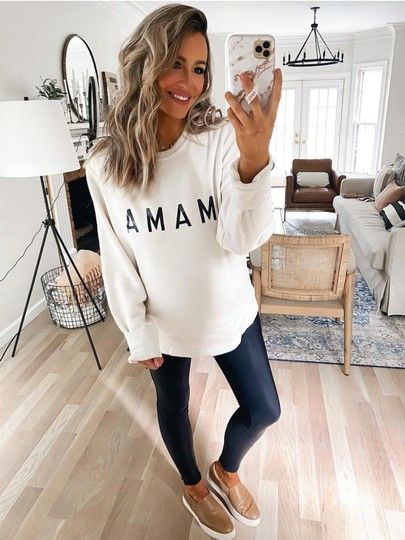 Sarah Knuth, Fall Outfits 2017, Fall Fashion Outfits Casual, Autumn Fashion Women Fall Outfits, Winter Outfits Warm, Mama Style, Sweatshirt Outfit, Pregnancy Outfits, Mama Sweatshirt