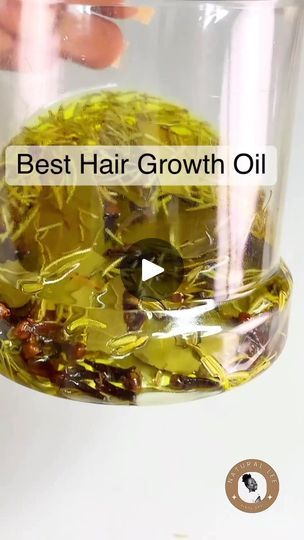 Hair Growth Oil Recipe, Carrot Juice Recipe, Hair Influencer, Best Hair Growth Oil, Herbs For Hair Growth, In A Dark Place, Help Hair Growth, Herbs For Hair, Rosemary Oil For Hair