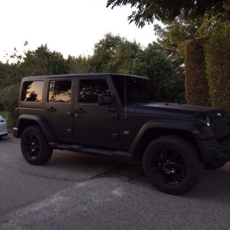 Black Jeep Wrangler, Luxury Cars Range Rover, Black Jeep, Girly Car, Dream Cars Jeep, Good Year, Jeep Cars, Jeep Truck, Black Car