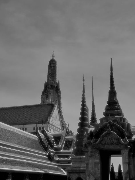 Thailand Wallpaper Aesthetic, Bangkok Thailand Aesthetic, Bangkok Aesthetic, Aesthetic Thailand, Wat Arun Temple, Thailand Wallpaper, Picture Wall Bedroom, Wat Arun, Minimalist Photos