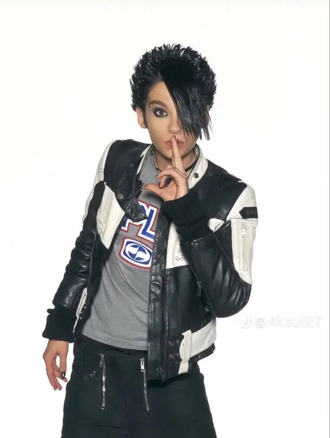 Bill kaulitz 2000s 2005 Jake Abel, 00s Nostalgia, Tokyo Hotel, Georg Listing, Tokyo Hotels, Zoo Wee Mama, Bill Kaulitz, Tom Kaulitz, Most Handsome Men