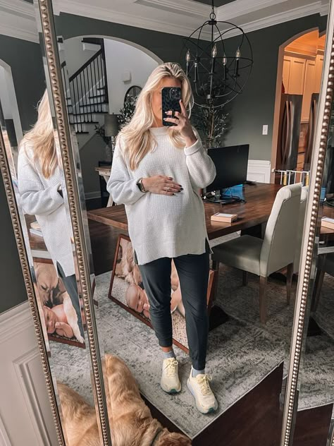 Maternity Athleisure Outfits, Cute Fall Maternity Outfits, Maternity Capsule Wardrobe, Spring Maternity Outfits, Fall Maternity Outfits, Maternity Lounge Wear, Casual Maternity Outfits, Trendy Mom Outfits, Cute Lounge