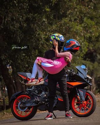 Ktm Bike Couple Photography, Bike Couples Photography, Bike Couple, Duke Bike, College Girl Fashion, Best Couple Pics For Dp, Biker Photoshoot, Ninja 300, Biker Love