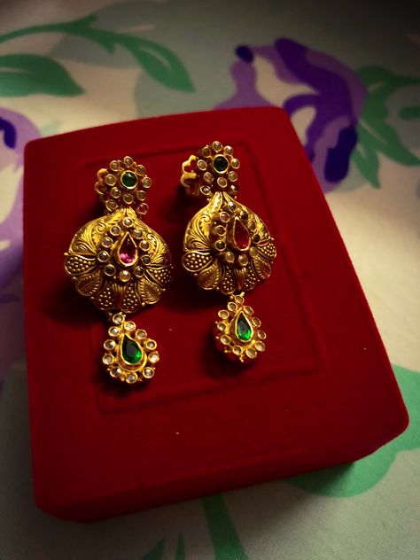 Ear Rings Hangings Gold, Pandant Earring Set, Trendy Jhumkas, Golden Jewellery, 22 Carat Gold Jewellery, Gold Earrings Indian, Jewel Design, Temple Jewelry Necklace, Antique Gold Earrings