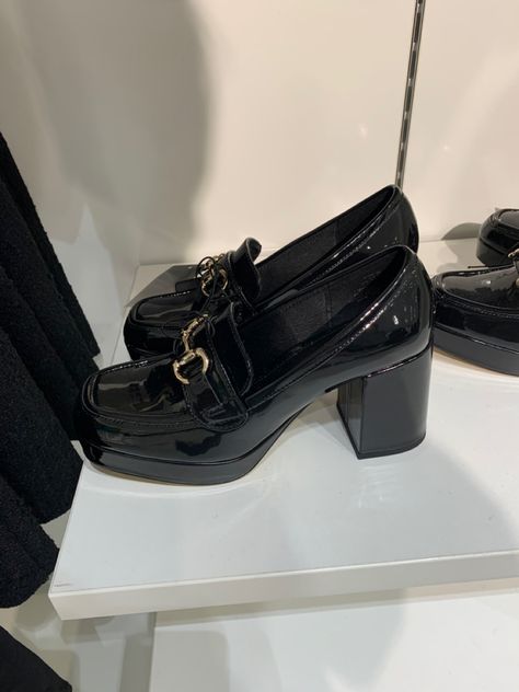 Dark Academia Heels, Dark Academia Aesthetic Shoes, Academia Aesthetic Shoes, Old Money Aesthetic Shoes, Black Academia Outfit, Dark Academia Shoes, Dark Academia Bag, Dark Academia Accessories, Academia Shoes