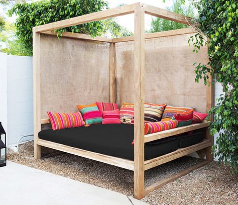 DIY Outdoor Daybed Daybed Canopy, Outdoor Cabana, Desert Chic, Outdoor Beds, Outdoor Daybed, Outdoor Couch, Canopy Outdoor, Backyard Projects, Design Living Room