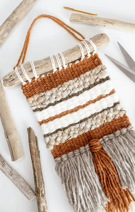 Easily secure a driftwood hanger to your DIY woven wall hanging in this step-by-step tutorial. فن النسيج, Wall Weaving, Wall Weave, Weaving Loom Diy, Weaving Loom Projects, Weaving Wall Hanging, Weaving Tutorial, Driftwood Decor, Diy Weaving