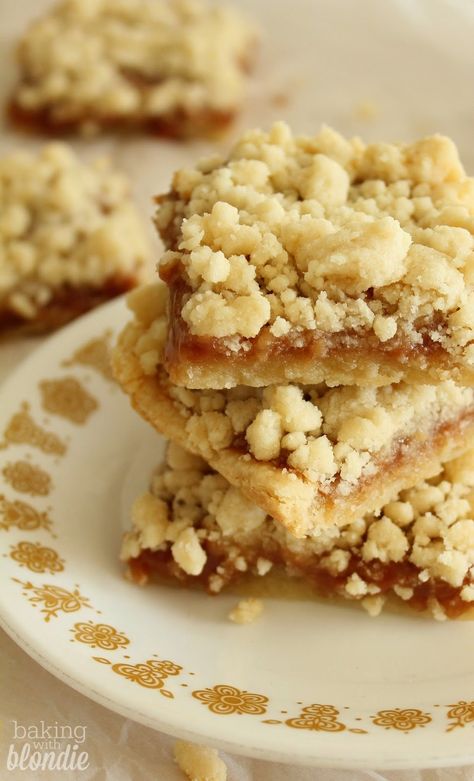 Salted Caramel Crumble, Caramel Crumble Bars, Caramel Crumble, Baking With Blondie, Salted Caramel Bars, Dark Chocolate Desserts, Caramel Shortbread, Salmon Glaze Recipes, Caramel Slice