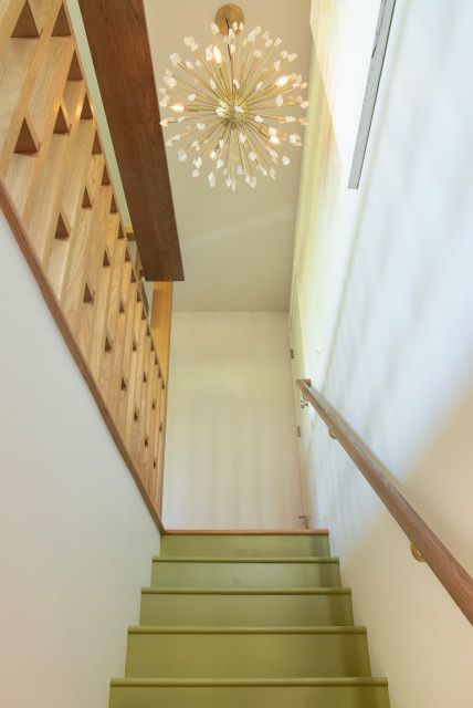 VIEW RIDGE MID-CENTURY MODERN - Midcentury - Staircase - Seattle - by Atelier Drome Architecture | Houzz Mid Century Modern Staircase, Beige Staircase, Mid Century Staircase, Mid Century Stairs, Hallway Remodel, Loft Conversion Stairs, Stair Spindles, Attractive Wallpapers, Loft Stairs