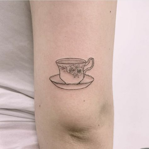 By Peta Heffernan @ Freestyle Tattoo Tea Pot Tattoo, Freestyle Tattoo, Teapot Tattoo, Teacup Tattoo, Fine Line Tattoo, Line Tattoo, Fine Line Tattoos, Line Tattoos, Fine Line