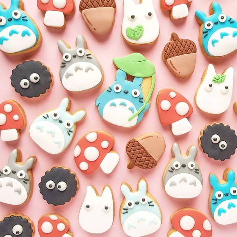 Vickie Liu 🙊 on Instagram: “You are totoro-ly awesome 😛✌🏻 #totoroweek” Totoro Cookies, Studio Ghibli Party, Totoro Party, Nice Food, Party Finger Foods, Iced Cookies, My Travel, Icing Cookies, In The Meantime