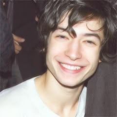 Ezra has the most adorable smile ever. Ezra Miller, Perks Of Being A Wallflower, The Perfect Guy, Ex Machina, Dream Boy, Attractive People, Fantastic Beasts, Male Face, Man Crush