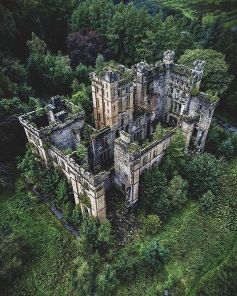 Lennox Castle in Scotland Chateau Disney, Castle Scotland, Abandoned Castles, Scotland Castles, Abandoned House, Scottish Castles, Castle Ruins, Abandoned Mansions, Voyage Europe