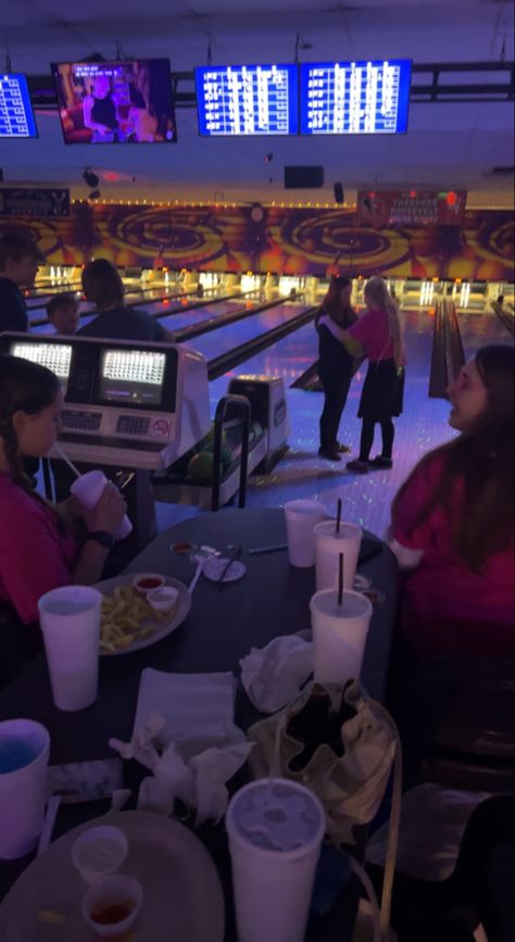 Birthday Party Bowling, Bowling Alley Birthday Party, Hangout Ideas, 15th Birthday Party Ideas, Birthday Pic, Bowling Birthday Party, 18th Bday, Bowling Party, Birthday Inspo