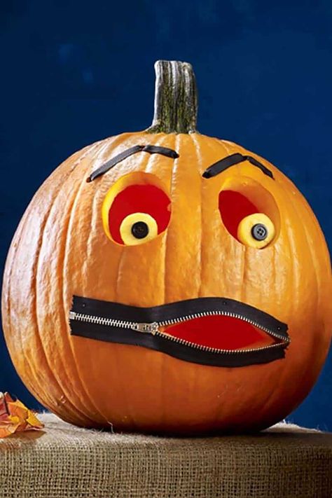 27 Unbelievably Clever Pumpkin Carving Ideas For Halloween Pumpkin Competition, Halloween Rules, Funny Pumpkin Carvings, Unique Pumpkin Carving Ideas, Halloween Decor Diy, Creative Pumpkin Carving, Easy Pumpkin Carving, Pumpkin Drawing, Scary Pumpkin Carving