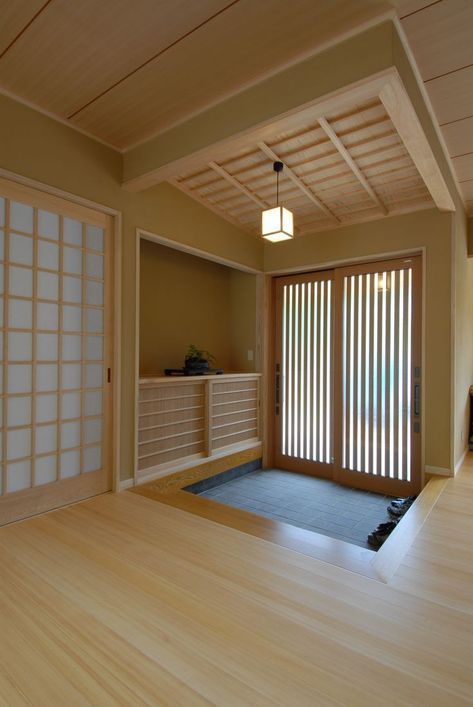 Japanese Entrance Door, Japanese Style Homes, Cute Aesthetic Rooms, Japan Interior Design, Japanese House Design, Japanese Home Design, Japanese Style House, Traditional Japanese House, Japan Home