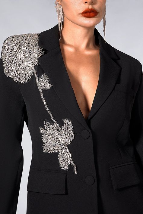 Elegant Black Floral Blazer with Rhinestone Embellishments – Acmefun Dressy Clothes, Evening Gala, Middle Age Fashion, Embroidery Designs Fashion, Rhinestone Embellishments, Floral Blazer, Gorgeous Gowns, Floral Motifs, Office Lady