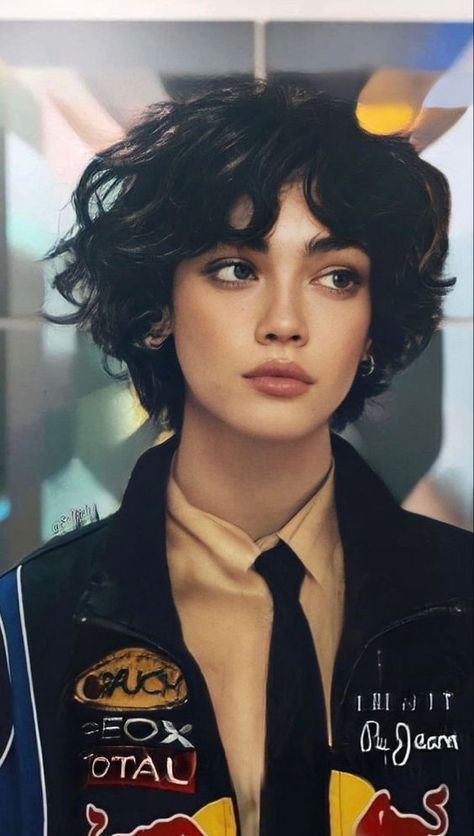 Pixie Cut Hairstyles, Short Wavy Haircuts, Androgynous Hair, Thick Wavy Hair, Cut Hairstyles, Wavy Haircuts, Hair Inspiration Short, Short Curly Haircuts, Haircuts For Wavy Hair