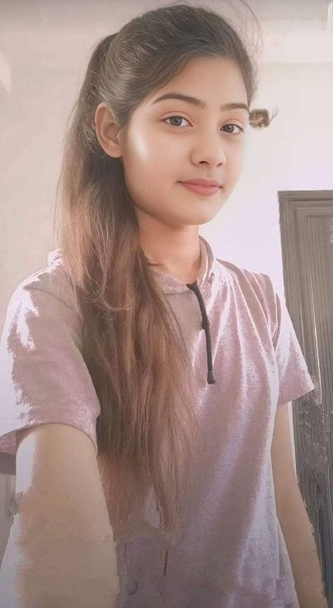 Girls Real Dp, Insta Dp For Women, Real Girls Dp, Dp For Women, Girl Dp Stylish, Girls Pick, Online Girlfriend, Flag Images, Insta Dp