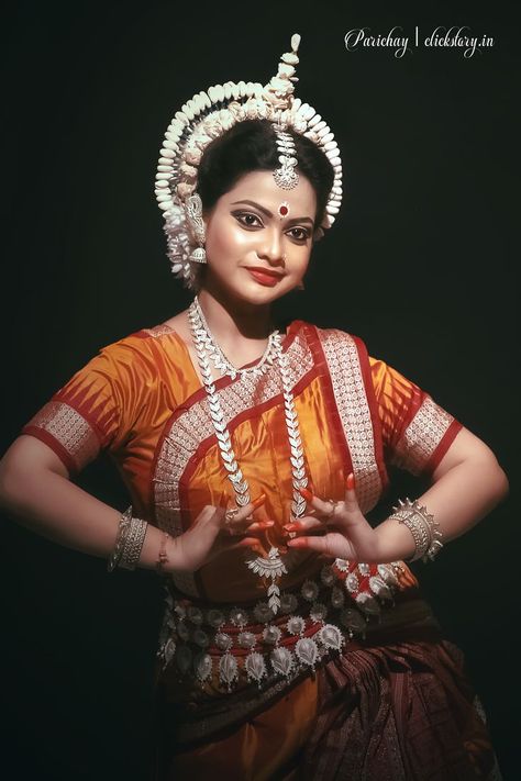 On Stage Photography, Odissi Dance, Stage Photography, Dance And Music, Advanced Photography, Indian Classical Dance, Photography Genres, Dance Event, Events Photography