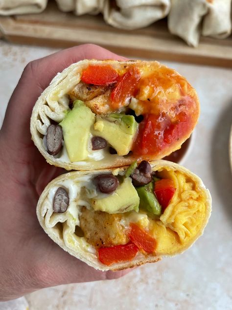 Breakfast Burritos with Potatoes Breakfast Burritos With Potatoes, Prep Breakfast Burritos, Meal Prep Breakfast Burritos, Frozen Breakfast Burritos, Egg Burrito, Make Ahead Breakfast Burritos, Breakfast Burritos Frozen, Freezer Breakfast Burritos, Vegan Burrito