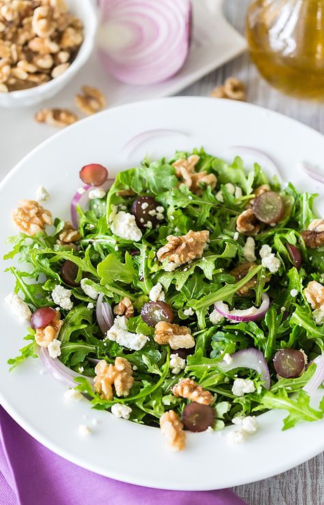 Dream Salad, Keto Inspiration, Balsamic Salad, Spring Salads, Blue Cheese Crumbles, Winter Salads, Salad With Goat Cheese, Heavenly Recipes, Arugula Salad Recipes