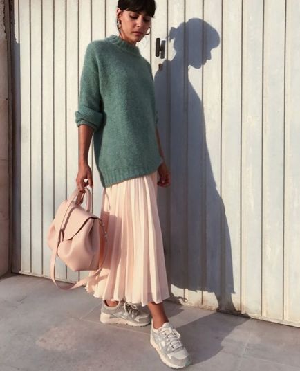 Travel Vehicles, Skirts With Sneakers, Pink Midi Skirt, Skirt And Sneakers, Cold Weather Fashion, Looks Street Style, Beauty Design, Wedding Fashion, The Unexpected