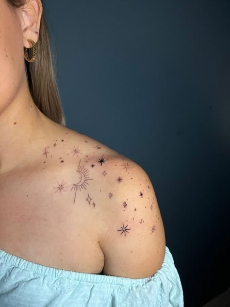 Star Tattoos On Shoulder, Tattoos On Shoulder For Women, Sjm Tattoo, Star Tattoo On Shoulder, Best Star Tattoos, Tattoos On Shoulder, Matching Tats, Moon Tattoos, Kunst Tattoos