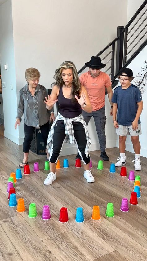 Funny Party Games, Fun Group Games, Reunion Games, Cup Games, Family Reunion Games, Ten Ten, Physical Activities For Kids, Minute To Win It Games, Indoor Games For Kids