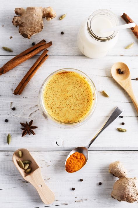 Vegan Golden Milk, Turmeric Latte Recipe, Chai Latte Recipe, Golden Milk Latte, Matcha Tea Powder, Cinnamon Honey, Paleo Cookies, Homemade Almond Milk, Turmeric Health Benefits