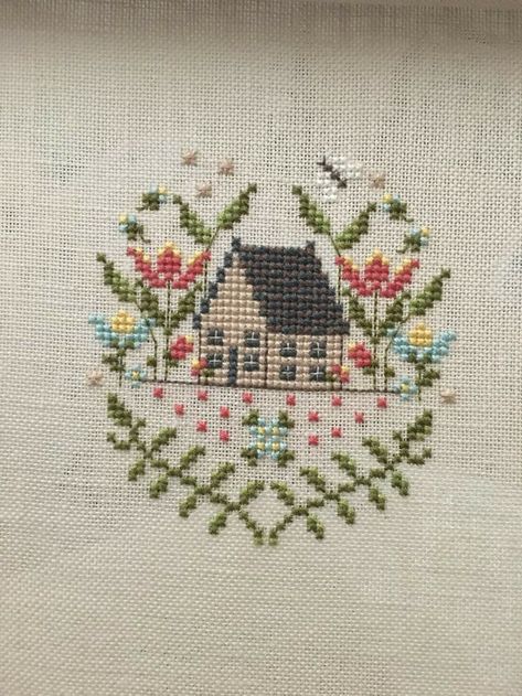 House Cross Stitch, Cushion Embroidery, Cross Stitch House, Cross Stitch Collection, Cross Stitch Heart, Cross Stitch Borders, Diy Cross Stitch, Crochet Cross, Hand Embroidery Art