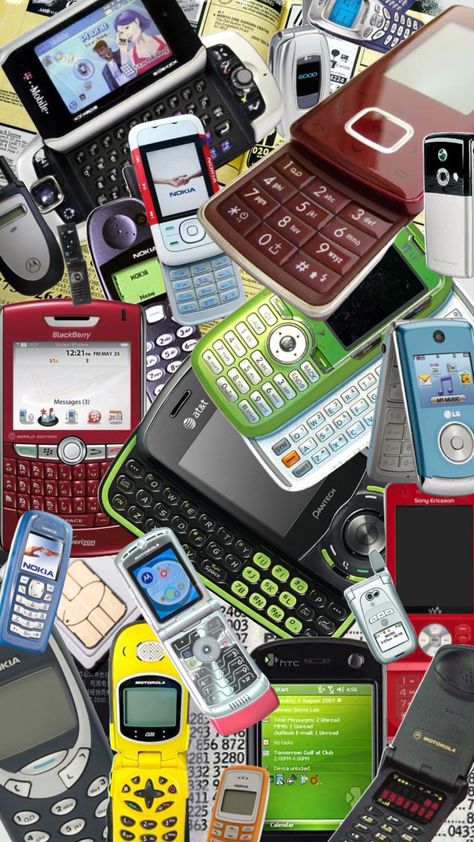 vintage cellphones #cell #phone #mobile #cellular #tele #telephone #2000s #millenial #millenium #2000 #2000saesthetic #icons Phone Vintage Aesthetic, 2000s Teen Aesthetic, 2000s Phone, Flip Phones, Phone Design, Late 90s, Time Capsule, Vintage Aesthetic, Early 2000s