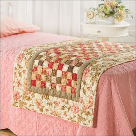 Beautiful Quilt Pattern Book, Bed Runners, Runner Table, Quilted Table Toppers, Table Runner And Placemats, Precut Fabric, Bed Runner, Fabric Bed, Quilted Table Runners