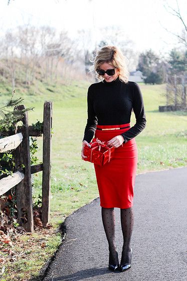 Red Pencil Skirt Outfit, Red Outfit Winter, Winter Outfits Red, Red Skirt Outfits, Christmas Outfit Casual, Winter Tights, Red Pencil Skirt, Red Outfits, Jeans Outfit Ideas