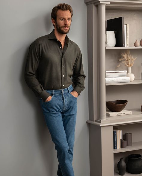 How would you define casual elegance? #gentlemanstyle #classyandfashionable #classymen #classydapper #classystyle #keepitclassy #madeinitaly #dapperstyle #dapperman #dapperlydone #simplydapper #dappergent #dapperoutfits #dappergents #eleganti #poloshirts #polotshirt #shirtstyle #basicshirt #shortsleeve #menstrend #sartoriale #sartorialstyle #bespoketailor #bespokesuits #savilerow #mnswr #sarto #stripedshirt #buttondown Pini Parma, Dapper Style, Bespoke Suit, Classy Men, Dapper Men, Bespoke Tailoring, Cool Outfits For Men, Savile Row, Mens Trends