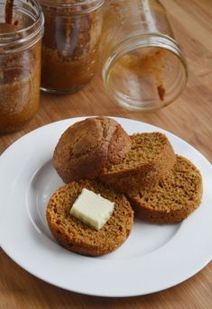 Canned Brown Bread, Jar Deserts, Canned Bread, Bread In A Jar, Bread In A Can, Anadama Bread, Blueberry Quick Bread, Boston Brown Bread, England Recipes