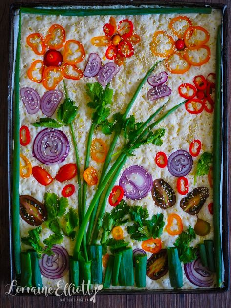 Flower Focaccia, Pretty Bread, Garden Focaccia, Art Bread, Focaccia Art, Foccacia Bread, Focaccia Pizza, Focaccia Bread Recipe, Bread Designs