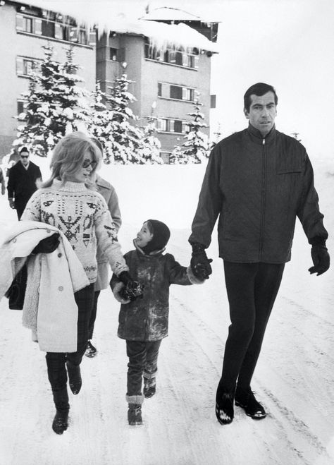 Vintage, retro, holiday, photos, style, fashion Alpine Chic, Francois Truffaut, Ski Holiday, Donna Summer, Retro Holiday, Lauren Bacall, Ski Fashion, Catherine Deneuve, Vintage Ski