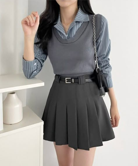 Korean Outfits Skirts, Rok Outfit, Korean Outfit Street Styles, Korean Casual Outfits, Casual Day Outfits, Classy Work Outfits, Stylish Work Outfits, 가을 패션, Korean Outfits