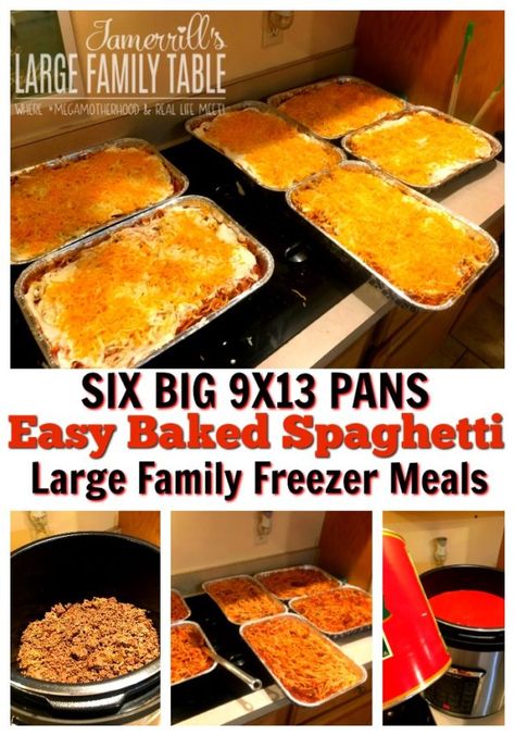 Spaghetti Bake Freezer Meal, Baked Spaghetti For A Large Crowd, Freezer Spaghetti Bake, Baked Spaghetti For A Crowd, Large Crowd Meals, Family Freezer Meals, Easy Baked Spaghetti Recipe, Large Family Table, Easy Baked Spaghetti