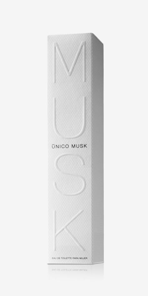 Musk is a highly valued substance in perfumery. It is very frequently used to give body and quality to many perfumes. Its delicate aroma evokes purity, clean skin, peacefulness, smoothness. The cylindrical bottle, the textile texture of the box, the graphic… and all, in the design of the Único Musk, want to evoke the pleasure … Continued Textured Box Packaging, Simple Perfume Packaging, Textured Packaging, Secondary Packaging, Candle Packaging Design, Musk Perfume, Luxury Packaging Design, Fragrance Packaging, Perfume Bottle Design