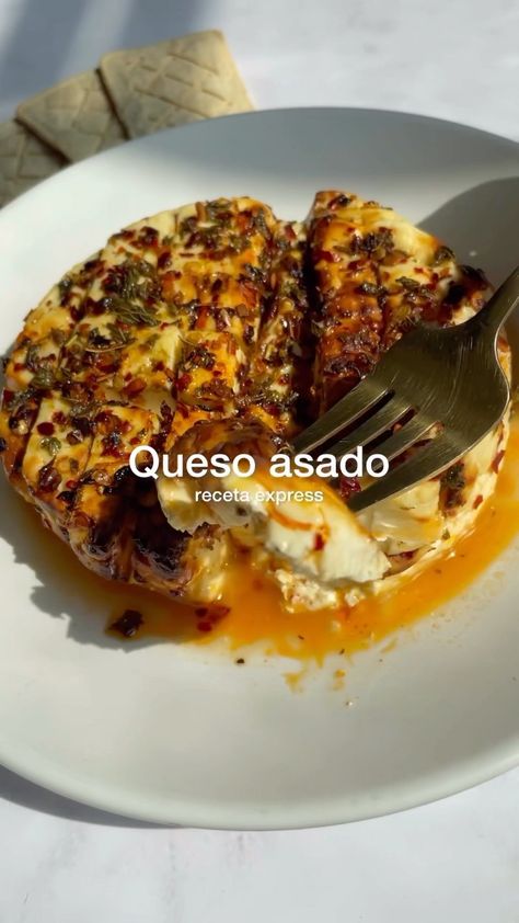 Frida Alarcón | QUESO ASADO 🌶️ Necesitas poquitos ingredientes y tiempo para hacer esta botanita que queda deliciosa 🥵 Ingredientes: -400 gr queso… | Instagram April 29, Oregano, Air Fryer, Healthy Food, Healthy Recipes, On Instagram, Instagram